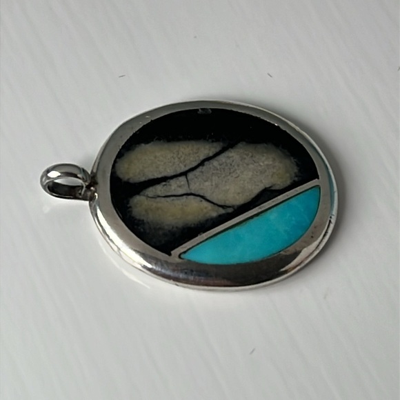 Vintage Zuni Sterling Silver Native American Turquoise Inlay Pendant - Picture 9 of 10